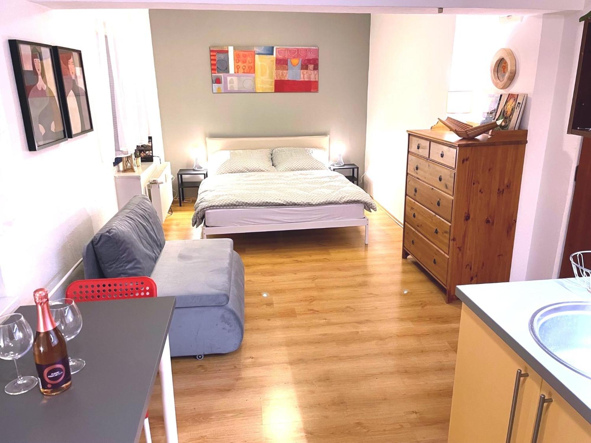 Appartement Charming Studio In The Old Town à Bratislava Extérieur photo
