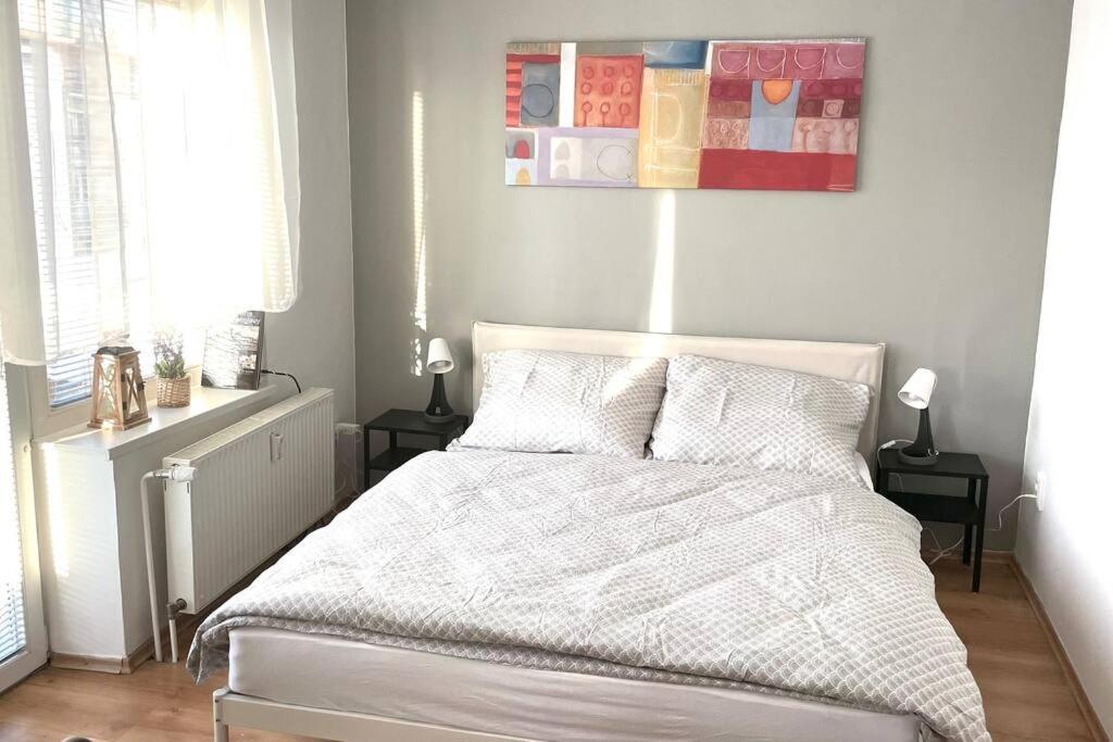 Appartement Charming Studio In The Old Town à Bratislava Extérieur photo